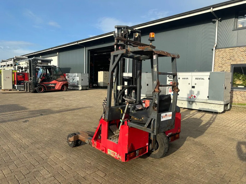 Moffett M4 20.1 Kubota Diesel Kooiaap 2 ton Duplex Sideshift Meeneemheftruck - Veoautol põhinev kahveltõstuk: pilt 2 Moffett M4 20.1 Kubota Diesel Kooiaap 2 ton Duplex Sideshift Meeneemheftruck - Veoautol põhinev kahveltõstuk: pilt 2
