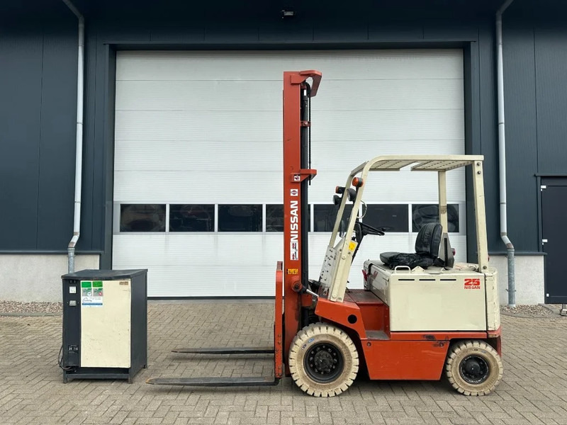Nissan 2.5 ton Duplex Elektra Heftruck 5 meter hefhoogte - Elektritõstuk: pilt 1 Nissan 2.5 ton Duplex Elektra Heftruck 5 meter hefhoogte - Elektritõstuk: pilt 1
