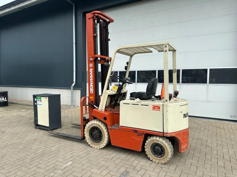 Nissan 2.5 ton Duplex Elektra Heftruck 5 meter hefhoogte - Elektritõstuk: pilt 4 Nissan 2.5 ton Duplex Elektra Heftruck 5 meter hefhoogte - Elektritõstuk: pilt 4
