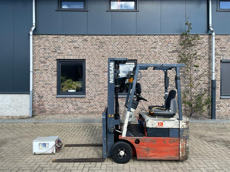 Nissan NX01L13U Elektra 1.25 ton Triplex Freelift Heftruck - Elektritõstuk: pilt 1 Nissan NX01L13U Elektra 1.25 ton Triplex Freelift Heftruck - Elektritõstuk: pilt 1