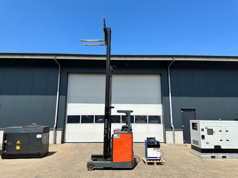 Toyota 6FBRE14 Triplex 1.4 ton Triplex Elektra Reachtruck - Lükandmastiga tõstuk: pilt 1 Toyota 6FBRE14 Triplex 1.4 ton Triplex Elektra Reachtruck - Lükandmastiga tõstuk: pilt 1
