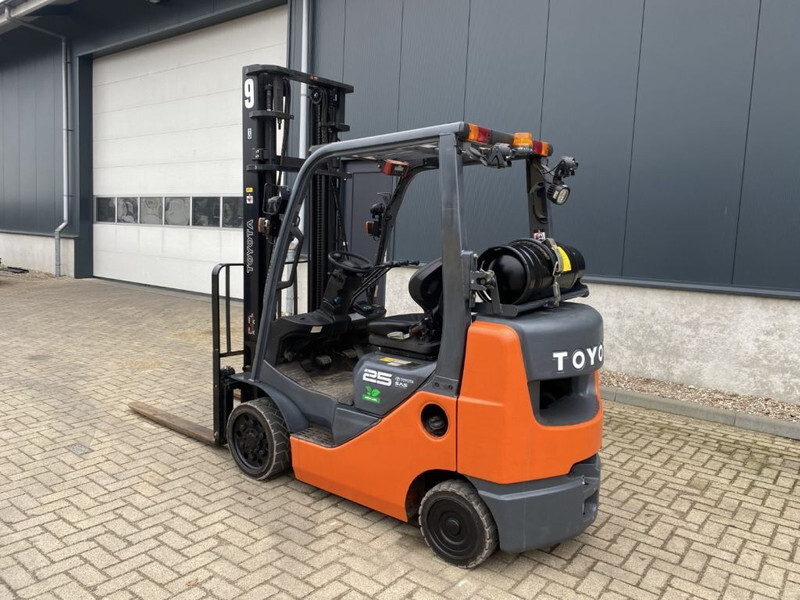 Toyota 8FGCU25 2.5 ton Duplex Sideshift LPG Heftruck - Gaasitõstuk: pilt 2 Toyota 8FGCU25 2.5 ton Duplex Sideshift LPG Heftruck - Gaasitõstuk: pilt 2