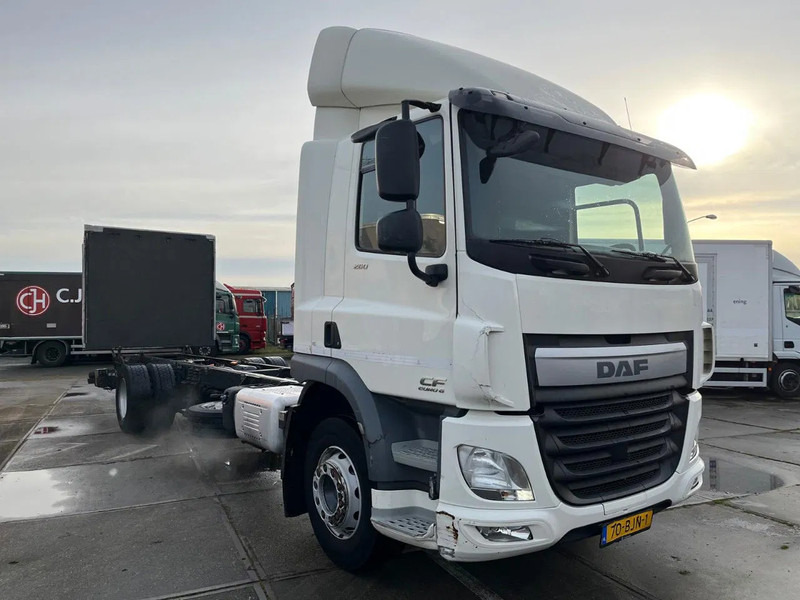 DAF CF 260 CF 260 FA CHASSIS CABINE EURO 6 - Kabiinišassiiga veoauto: pilt 3 DAF CF 260 CF 260 FA CHASSIS CABINE EURO 6 - Kabiinišassiiga veoauto: pilt 3