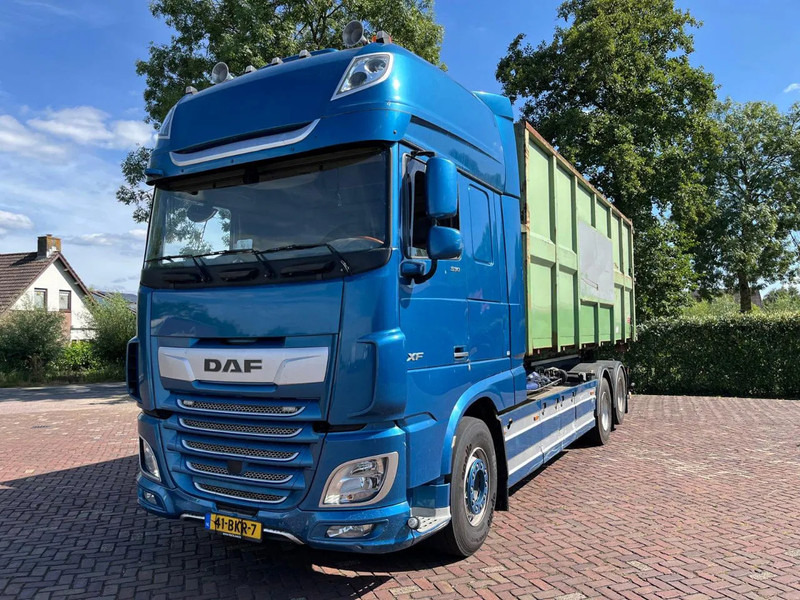 DAF XF 530 FAS - Konteinerveduk/ Tõstukiga veoauto: pilt 2 DAF XF 530 FAS - Konteinerveduk/ Tõstukiga veoauto: pilt 2
