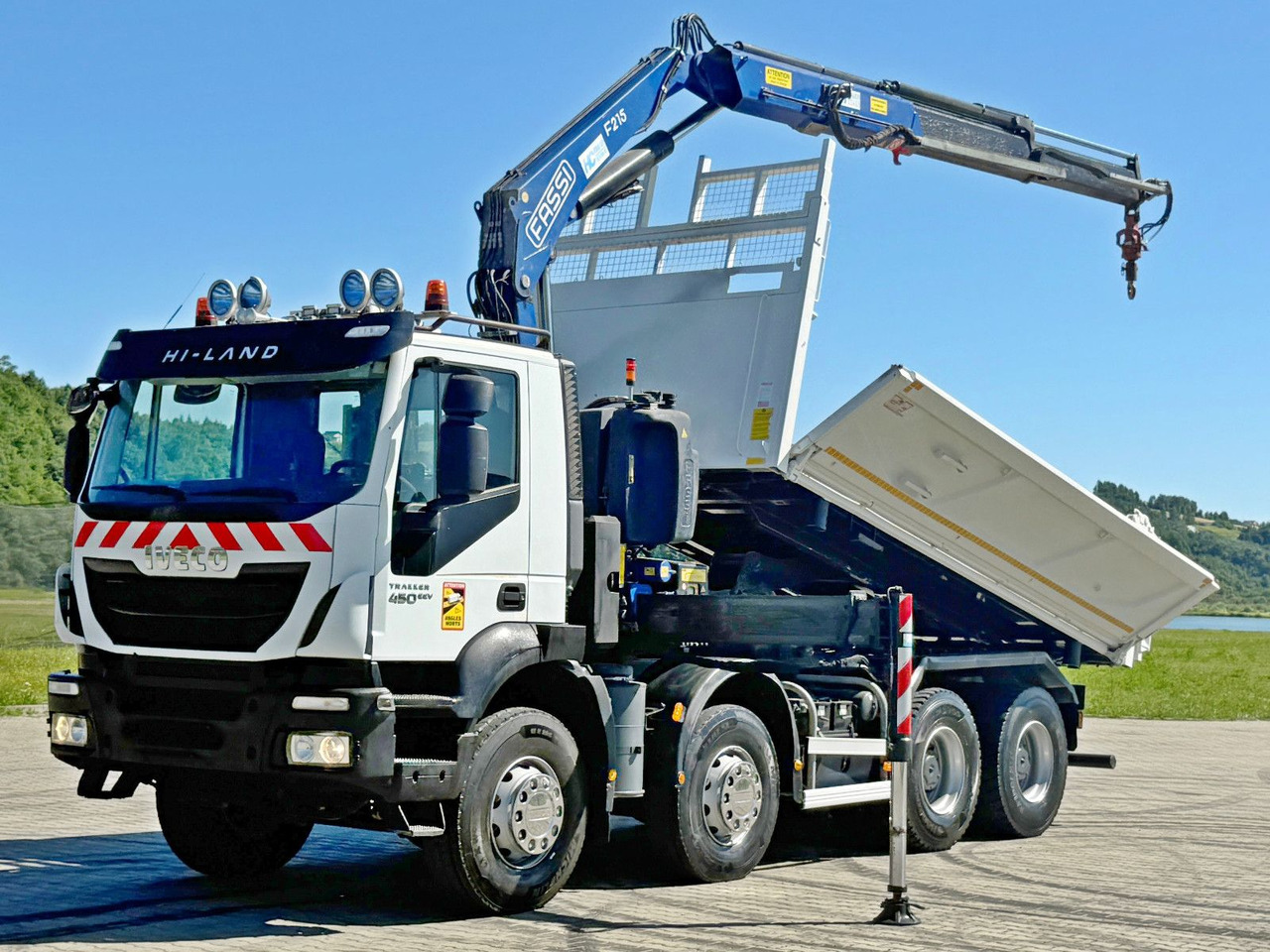 Iveco TRAKKER 450 * FASSI F215A.0.22 + FUNK / 8x4 *TOP - Kraanaga veoauto: pilt 3 Iveco TRAKKER 450 * FASSI F215A.0.22 + FUNK / 8x4 *TOP - Kraanaga veoauto: pilt 3