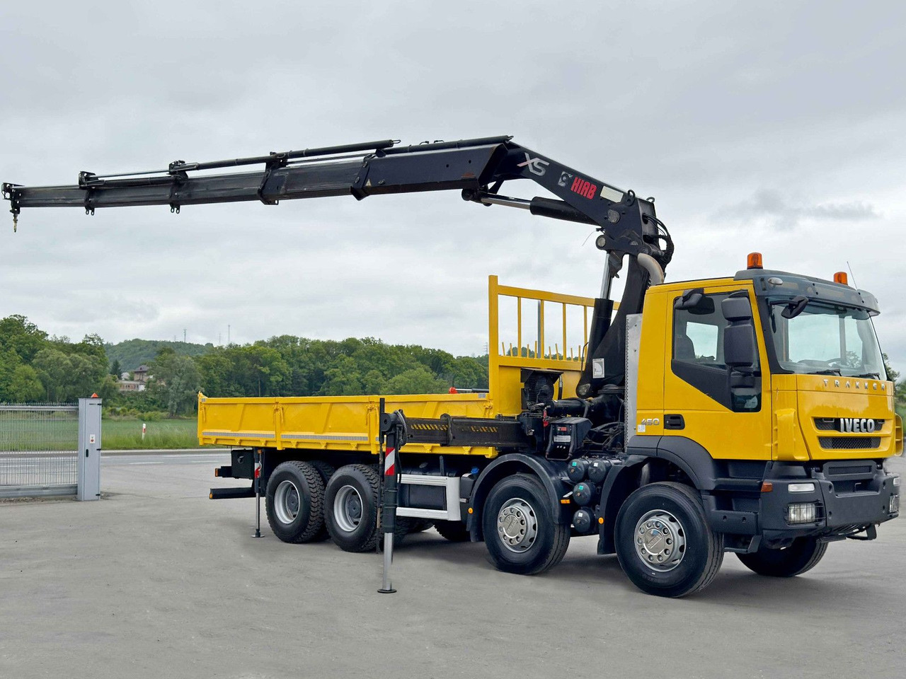 Iveco TRAKKER 450* HIAB 377 EP-4 HIPRO/FUNK/ 8x4 - Kraanaga veoauto: pilt 2 Iveco TRAKKER 450* HIAB 377 EP-4 HIPRO/FUNK/ 8x4 - Kraanaga veoauto: pilt 2