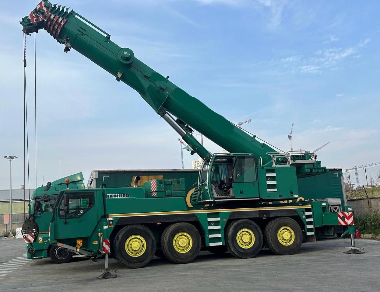 Liebherr LTM 1090 - 4.1 * 50 m * 8x8! - Tornkraana: pilt 1 Liebherr LTM 1090 - 4.1 * 50 m * 8x8! - Tornkraana: pilt 1