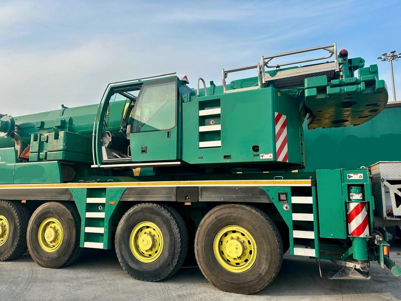 Liebherr LTM 1090 - 4.1 * 50 m * 8x8! - Tornkraana: pilt 2 Liebherr LTM 1090 - 4.1 * 50 m * 8x8! - Tornkraana: pilt 2