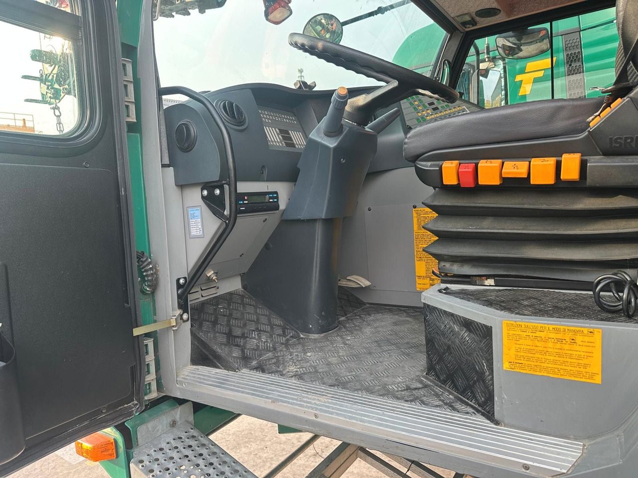 Liebherr LTM 1090 - 4.1 * 50 m * 8x8! - Tornkraana: pilt 4 Liebherr LTM 1090 - 4.1 * 50 m * 8x8! - Tornkraana: pilt 4