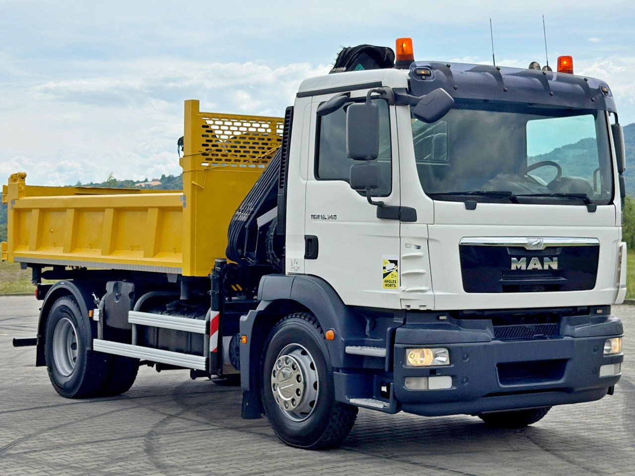 MAN TGM 18.340* KIPPER 4,05m*HIAB 111 B-2 HIDUO/FUNK - Kallurauto, Kraanaga veoauto: pilt 4 MAN TGM 18.340* KIPPER 4,05m*HIAB 111 B-2 HIDUO/FUNK - Kallurauto, Kraanaga veoauto: pilt 4