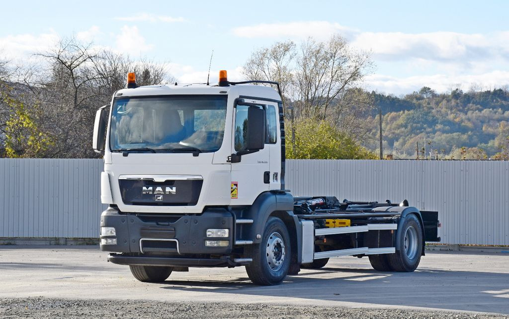 MAN TGS 18.320 Abrollkipper * Top Zustand! MAN TGS 18.320 Abrollkipper * Top Zustand! - Konkstõstukiga veoauto: pilt 1 MAN TGS 18.320 Abrollkipper * Top Zustand! MAN TGS 18.320 Abrollkipper * Top Zustand! - Konkstõstukiga veoauto: pilt 1