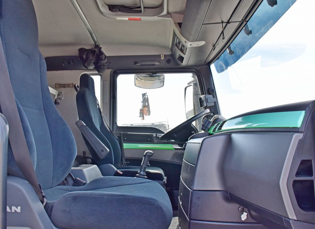 Kraanaga veoauto MAN TGX 26.440 Pritsche 6,40 m* PK 29002+FUNK *6x4: pilt 11 Kraanaga veoauto MAN TGX 26.440 Pritsche 6,40 m* PK 29002+FUNK *6x4: pilt 11