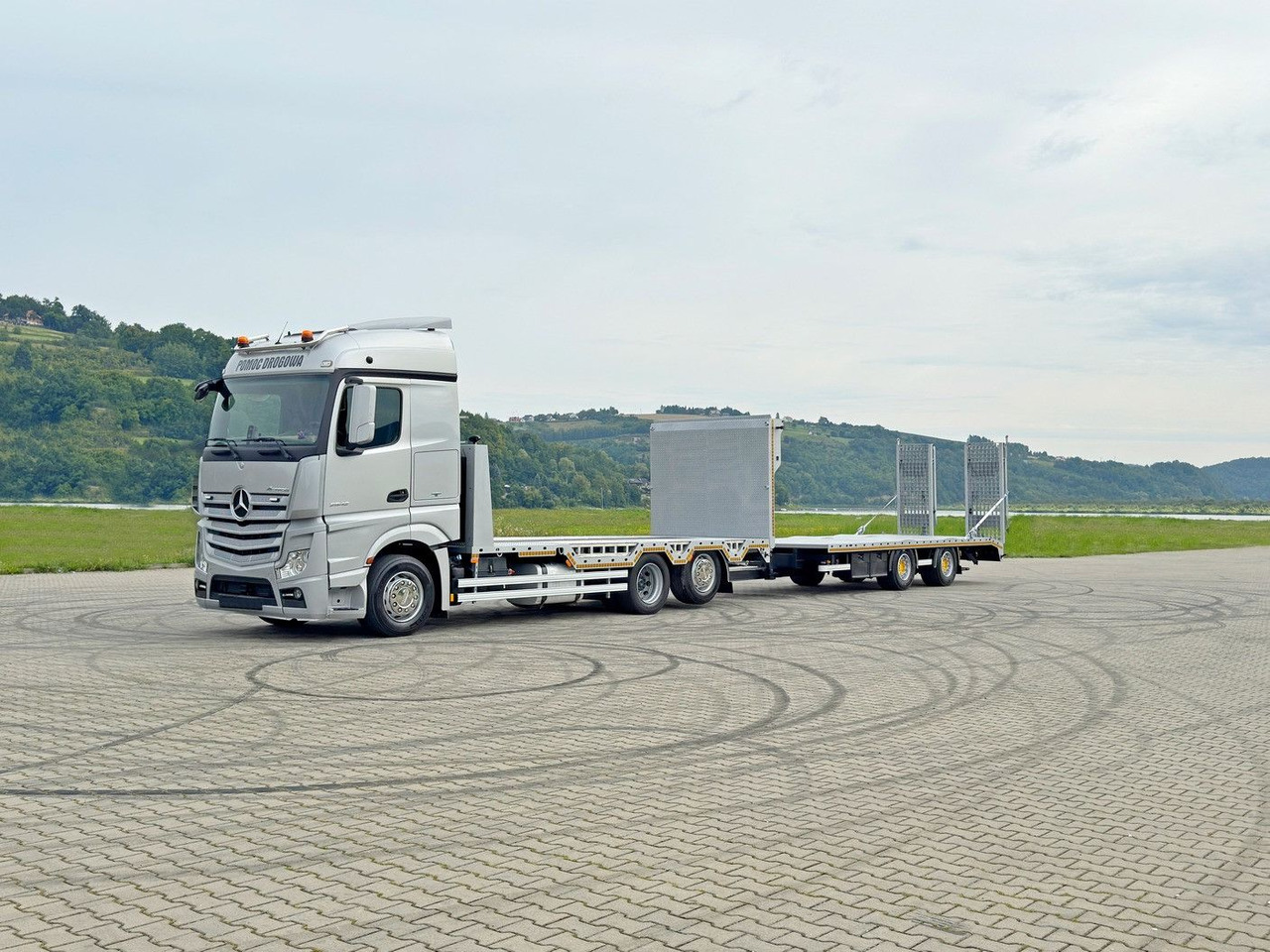 Mercedes-Benz ACTROS 2542 *ABSCHLEPPWAGEN 8,50m+Anhänger 7,32m - Puksiirauto: pilt 1 Mercedes-Benz ACTROS 2542 *ABSCHLEPPWAGEN 8,50m+Anhänger 7,32m - Puksiirauto: pilt 1