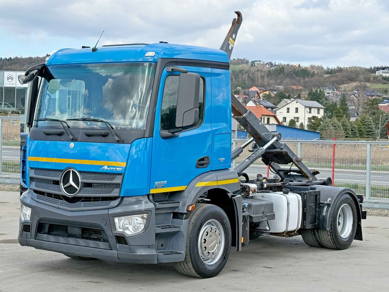 Mercedes-Benz ANTOS 1833 Abrollkipper * Top Zustand! - Konkstõstukiga veoauto: pilt 2 Mercedes-Benz ANTOS 1833 Abrollkipper * Top Zustand! - Konkstõstukiga veoauto: pilt 2