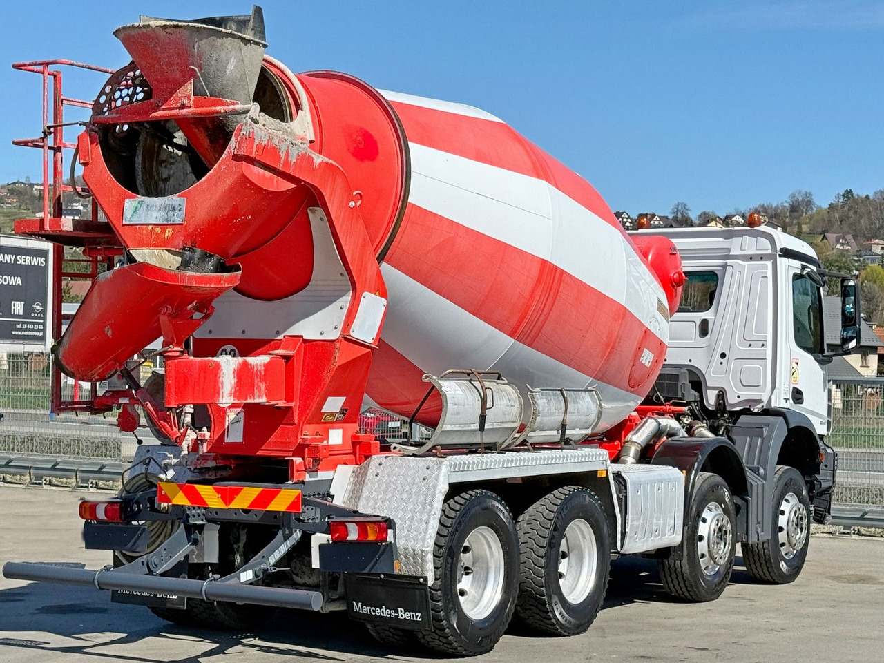 Mercedes-Benz AROCS 3240 * Betonmischer * 8x4 * TOPZUSTAND - Autobetoonisegisti: pilt 3 Mercedes-Benz AROCS 3240 * Betonmischer * 8x4 * TOPZUSTAND - Autobetoonisegisti: pilt 3
