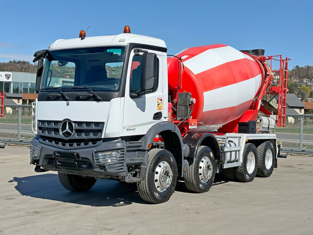 Mercedes-Benz AROCS 3240 * Betonmischer * 8x4 * TOPZUSTAND - Autobetoonisegisti: pilt 2 Mercedes-Benz AROCS 3240 * Betonmischer * 8x4 * TOPZUSTAND - Autobetoonisegisti: pilt 2