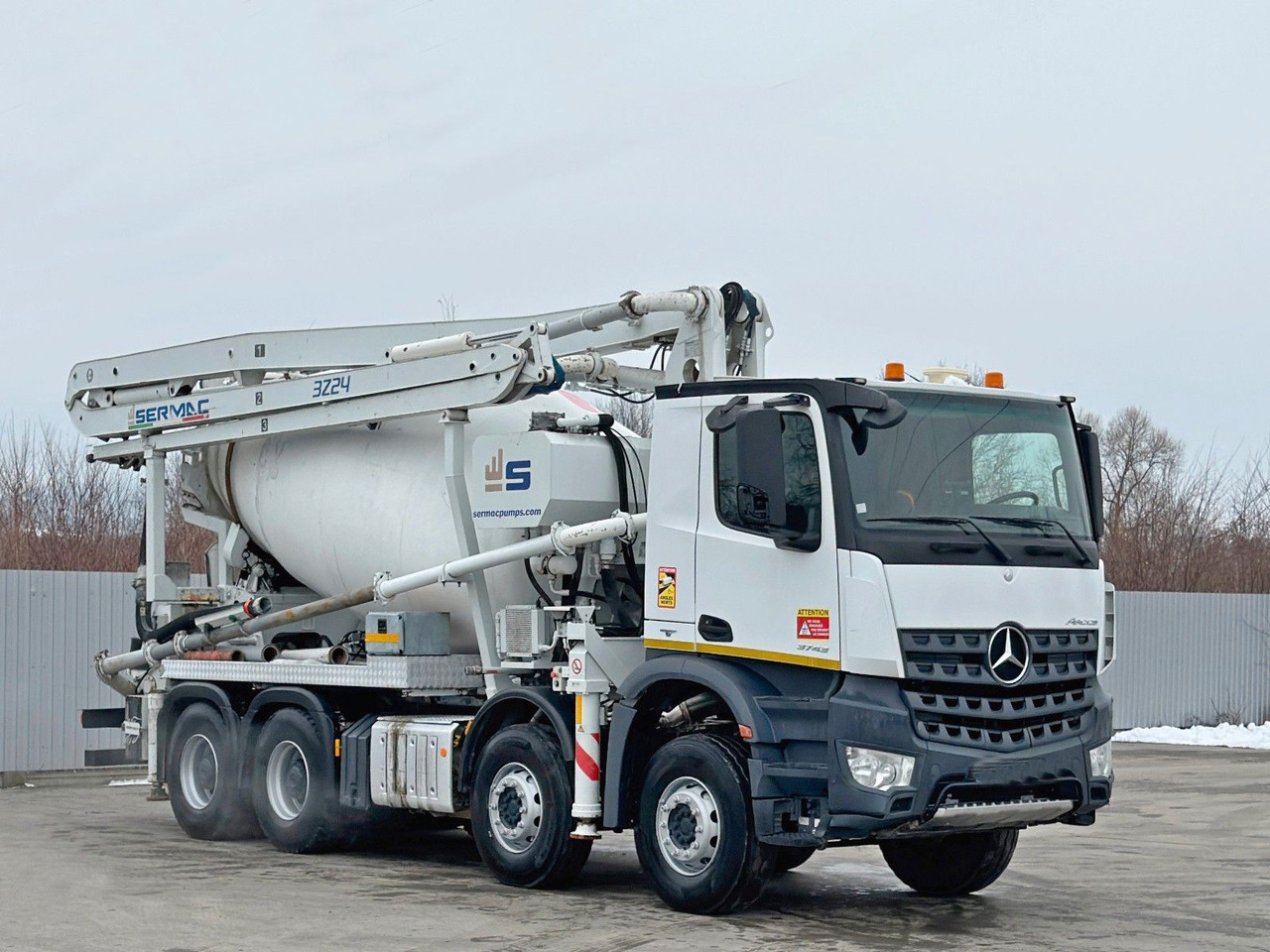 Mercedes-Benz AROCS 3743 * Betonpumpe + FUNK * 8x4 * TOP - Betoonipump: pilt 1 Mercedes-Benz AROCS 3743 * Betonpumpe + FUNK * 8x4 * TOP - Betoonipump: pilt 1