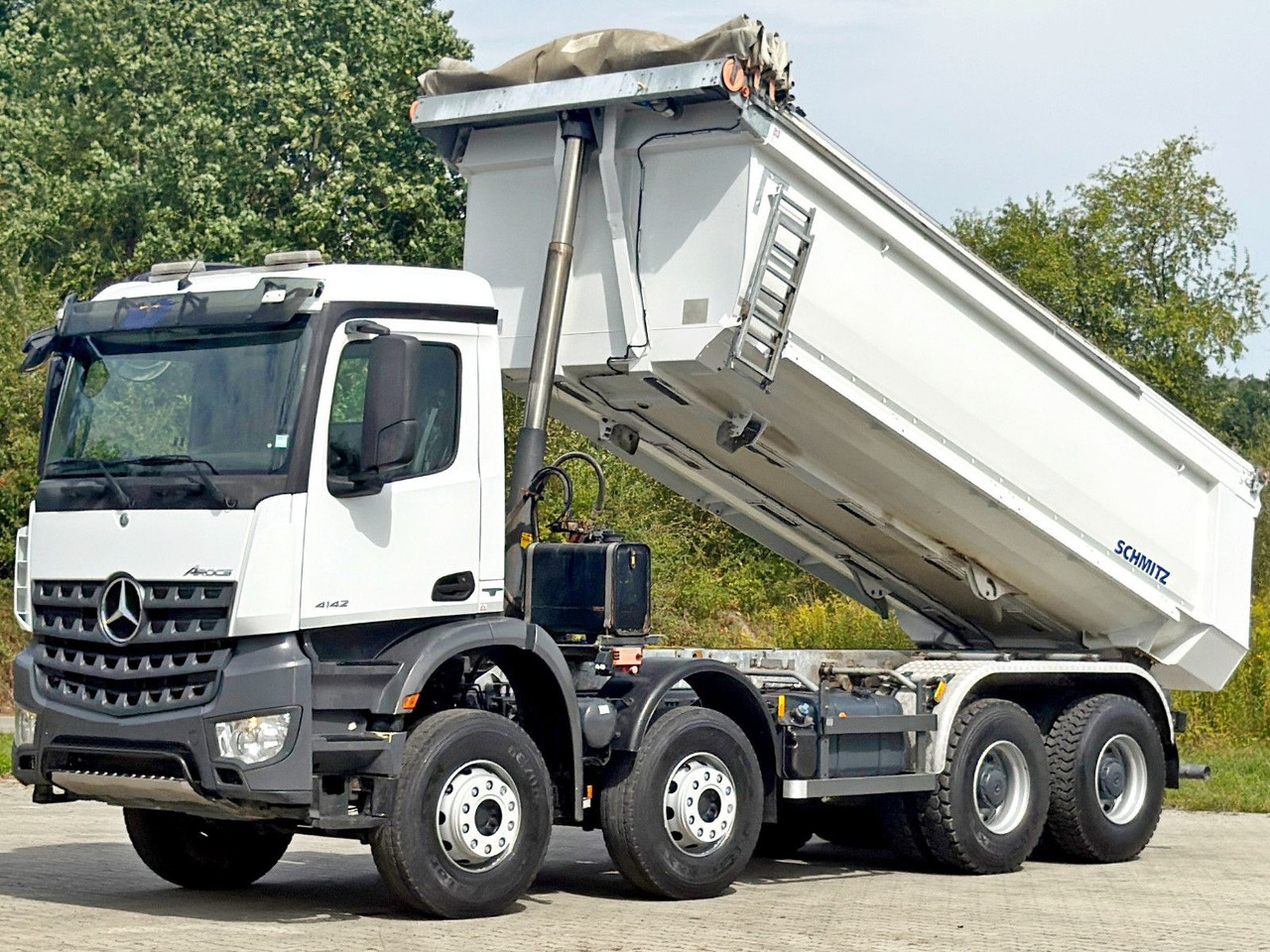 Mercedes-Benz AROCS 4142* KIPPER / 8x4 * TOPZUSTAND - Kallurauto: pilt 4 Mercedes-Benz AROCS 4142* KIPPER / 8x4 * TOPZUSTAND - Kallurauto: pilt 4