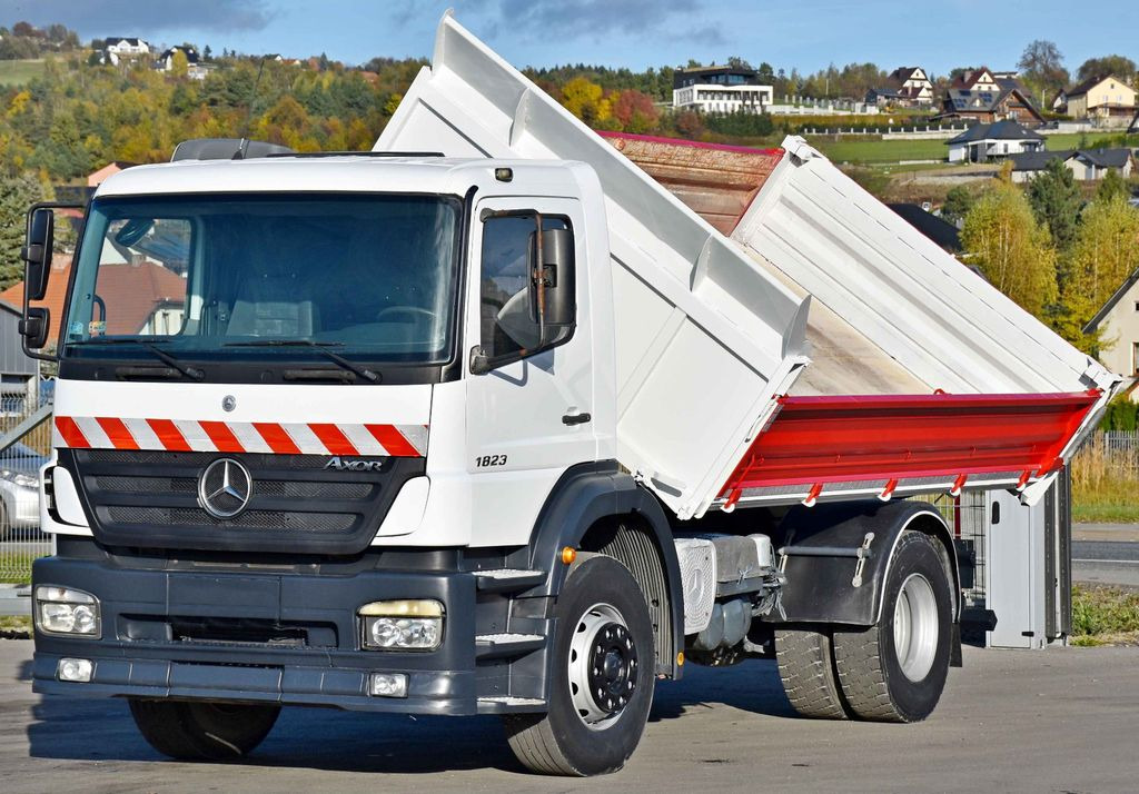 Mercedes-Benz AXOR 1823 * KIPPER 4,45 m * TOPZUSTAND Mercedes-Benz AXOR 1823 * KIPPER 4,45 m * TOPZUSTAND - Kallurauto, Kraanaga veoauto: pilt 3 Mercedes-Benz AXOR 1823 * KIPPER 4,45 m * TOPZUSTAND Mercedes-Benz AXOR 1823 * KIPPER 4,45 m * TOPZUSTAND - Kallurauto, Kraanaga veoauto: pilt 3