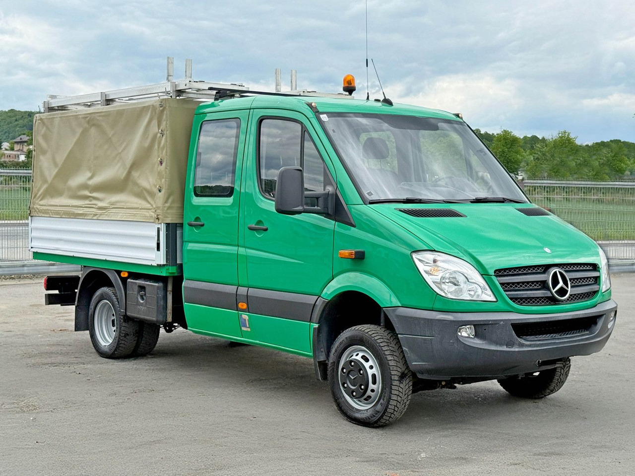 Mercedes-Benz Sprinter 516 CDI* Doppel Kabine! 4x4 *TOPZUSTAND - Tarbesõiduk kallur: pilt 4 Mercedes-Benz Sprinter 516 CDI* Doppel Kabine! 4x4 *TOPZUSTAND - Tarbesõiduk kallur: pilt 4