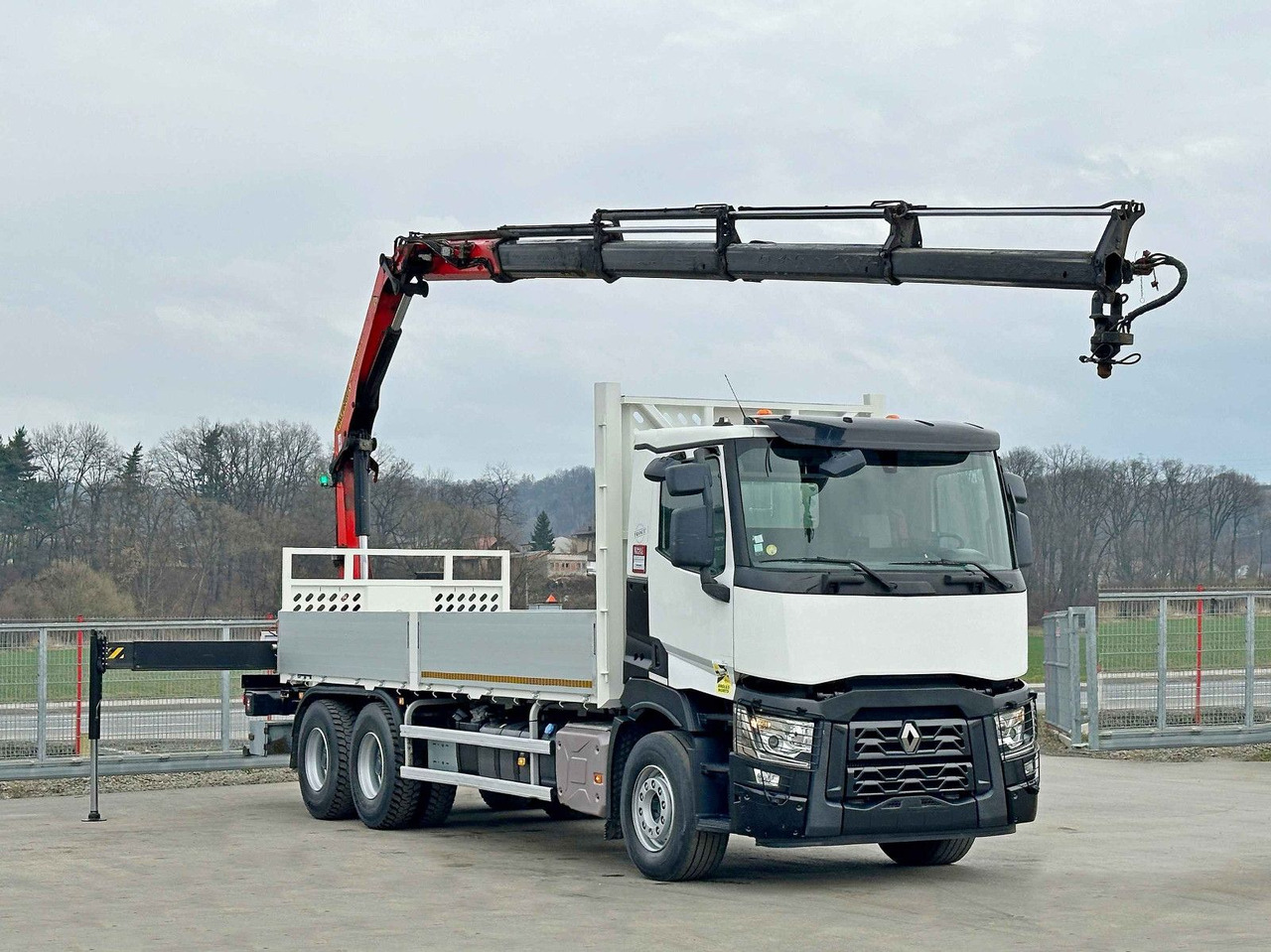 Renault C 380 *PRITSCHE 6,80m * PK 18002-EH C + FUNK*6x4 - Kraanaga veoauto: pilt 2 Renault C 380 *PRITSCHE 6,80m * PK 18002-EH C + FUNK*6x4 - Kraanaga veoauto: pilt 2