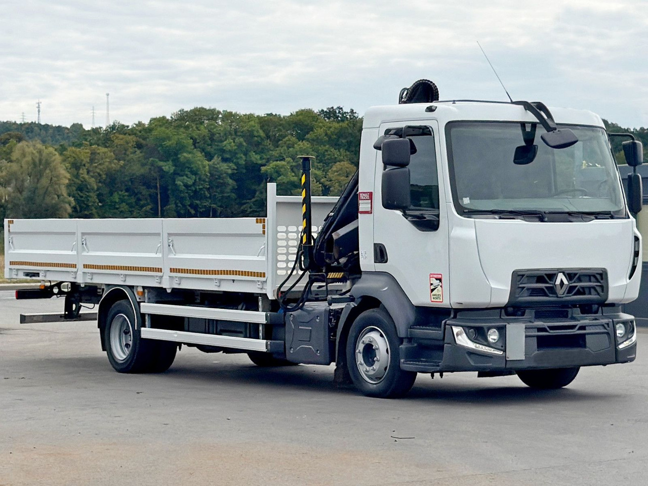 Renault D12.210 * HIAB 066 CL * TOPZUSTAND - Kraanaga veoauto: pilt 3 Renault D12.210 * HIAB 066 CL * TOPZUSTAND - Kraanaga veoauto: pilt 3