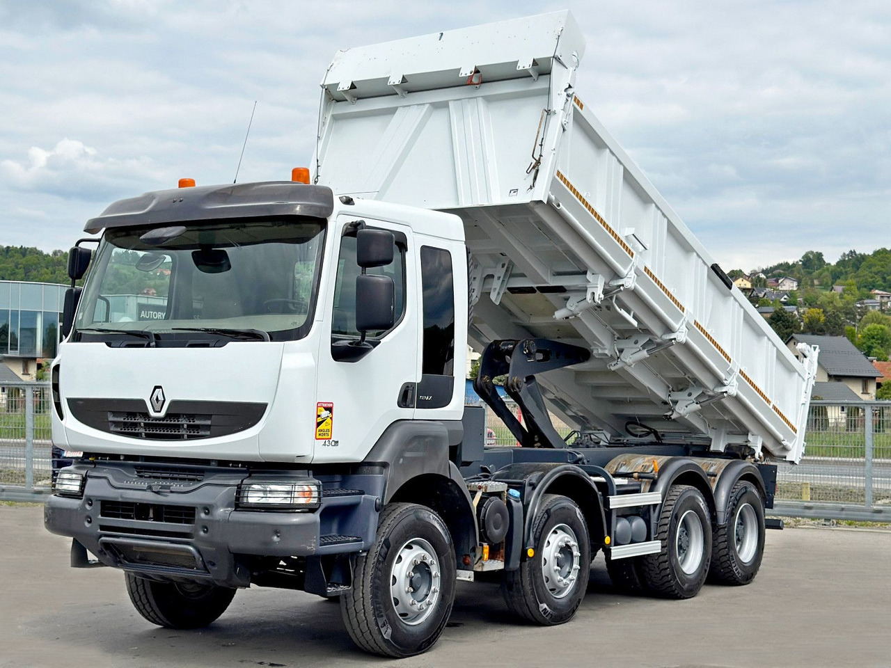 Renault KERAX 430 DXI * KIPPER 6,00 m / 8x4 * TOP - Kallurauto, Kraanaga veoauto: pilt 4 Renault KERAX 430 DXI * KIPPER 6,00 m / 8x4 * TOP - Kallurauto, Kraanaga veoauto: pilt 4