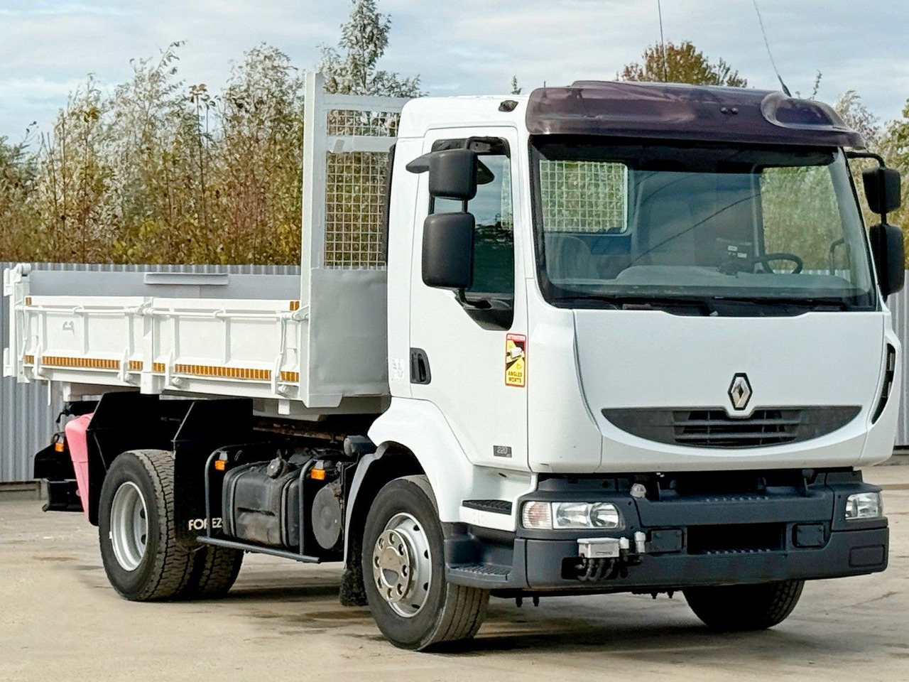 Renault MIDLUM 220 DCI *KIPPER 3,80m * BORDMATIC - Kallurauto, Kraanaga veoauto: pilt 3 Renault MIDLUM 220 DCI *KIPPER 3,80m * BORDMATIC - Kallurauto, Kraanaga veoauto: pilt 3