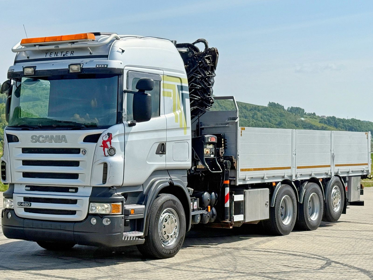 Scania R480 PRITSCHE 6,85m *HIAB 377 E-8 HIPRO/FUNK*8x4 - Kraanaga veoauto: pilt 4 Scania R480 PRITSCHE 6,85m *HIAB 377 E-8 HIPRO/FUNK*8x4 - Kraanaga veoauto: pilt 4