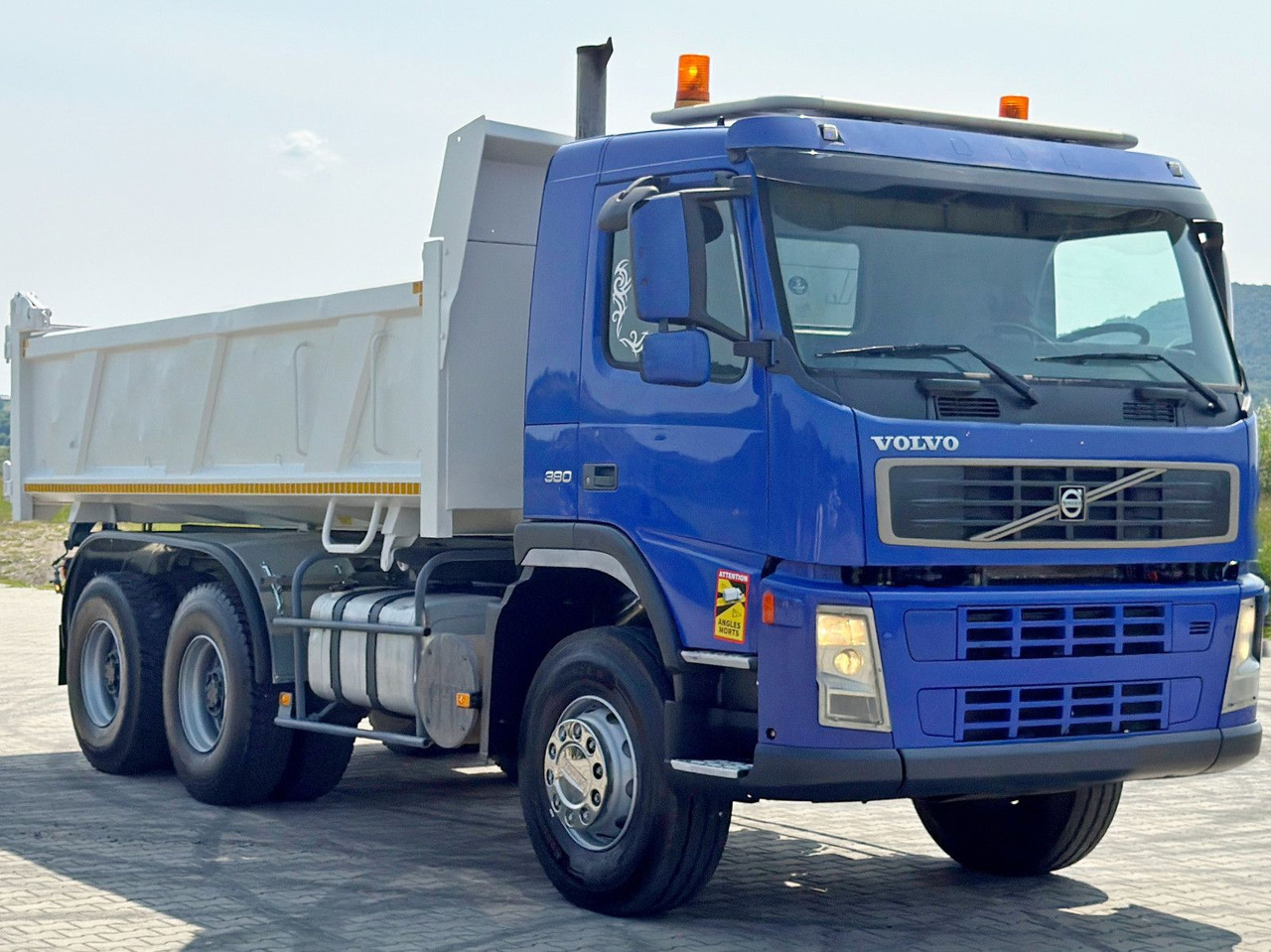 Volvo FM 380 Kipper 5,20 m + BORDMATIC / 6x4 - Kallurauto, Kraanaga veoauto: pilt 4 Volvo FM 380 Kipper 5,20 m + BORDMATIC / 6x4 - Kallurauto, Kraanaga veoauto: pilt 4