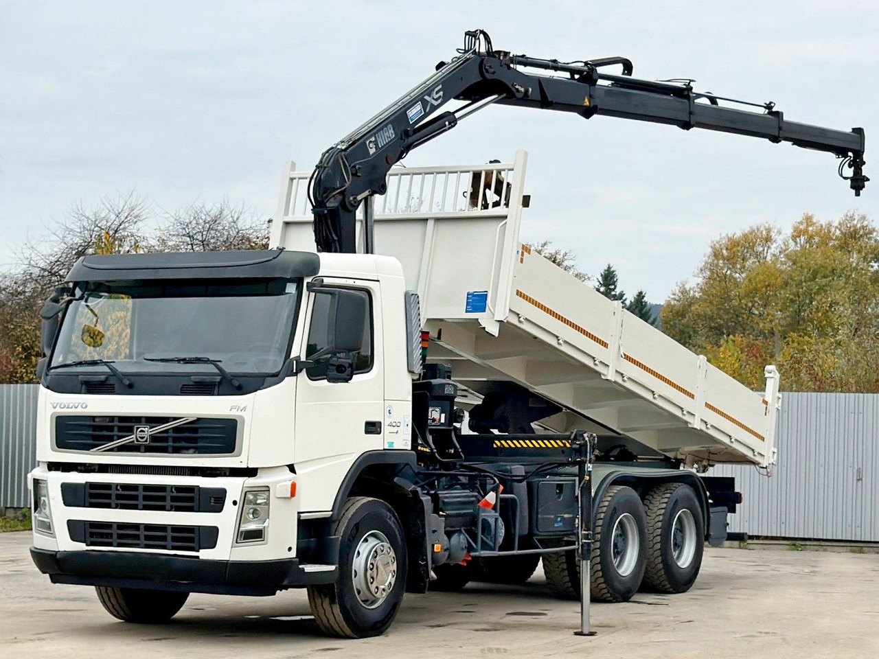 Volvo FM 400 Kipper 6,20m * HIAB 144 B-3 HIDUO* 6x4 - Kraanaga veoauto: pilt 2 Volvo FM 400 Kipper 6,20m * HIAB 144 B-3 HIDUO* 6x4 - Kraanaga veoauto: pilt 2