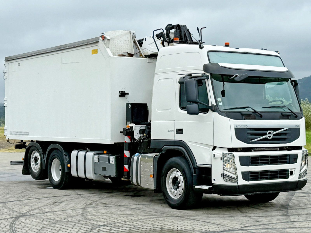 Volvo FM 420 Kipper 6,20 m * EPSILON Q150L75 *TOP - Kraanaga veoauto: pilt 4 Volvo FM 420 Kipper 6,20 m * EPSILON Q150L75 *TOP - Kraanaga veoauto: pilt 4