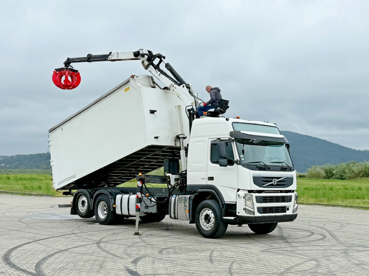 Volvo FM 420 Kipper 6,20 m * EPSILON Q150L75 *TOP - Kraanaga veoauto: pilt 2 Volvo FM 420 Kipper 6,20 m * EPSILON Q150L75 *TOP - Kraanaga veoauto: pilt 2