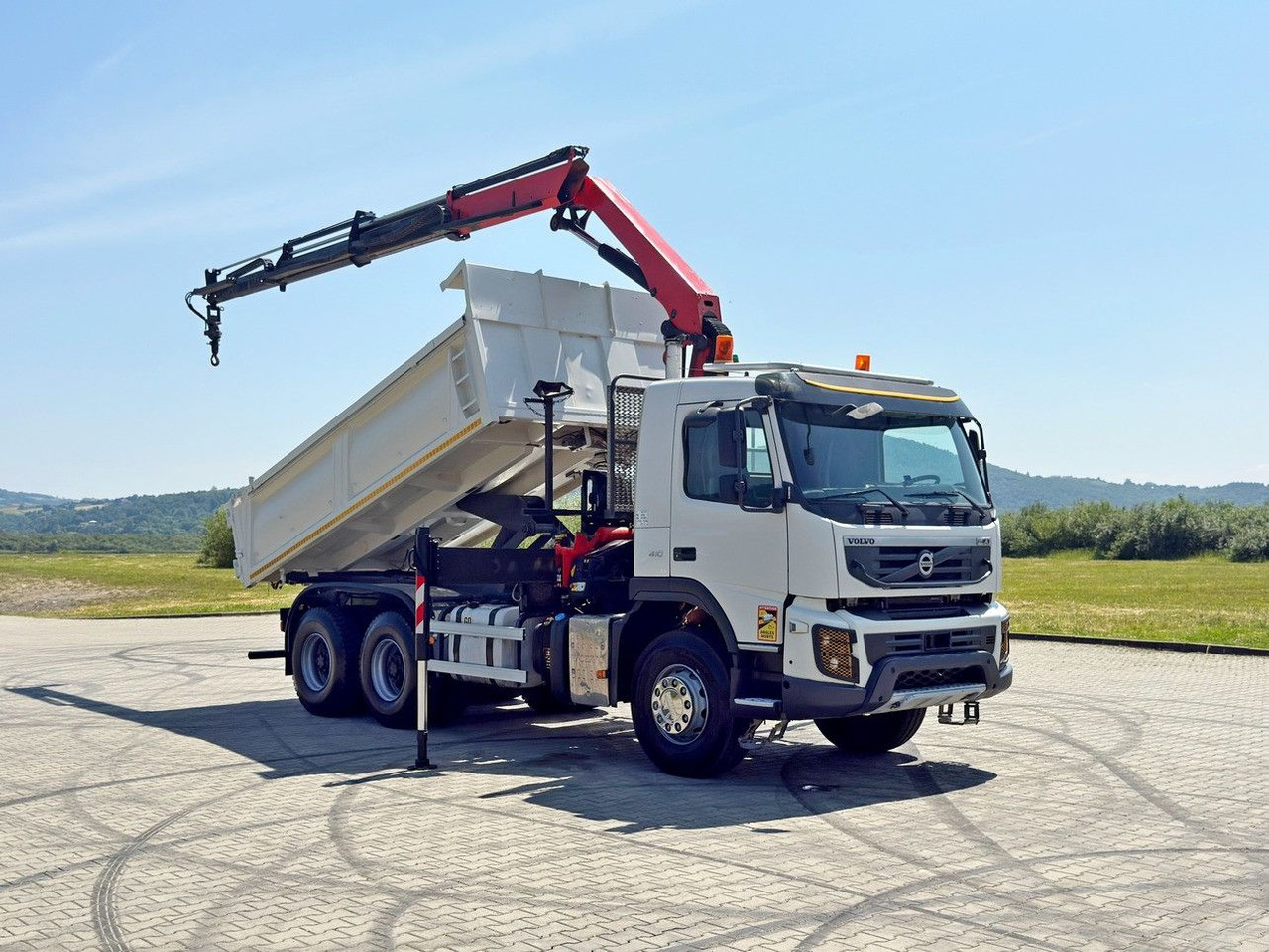 Volvo FMX 410 Kipper 4,70m *PK 14002-EH B/FUNK *6x4 - Kraanaga veoauto: pilt 2 Volvo FMX 410 Kipper 4,70m *PK 14002-EH B/FUNK *6x4 - Kraanaga veoauto: pilt 2