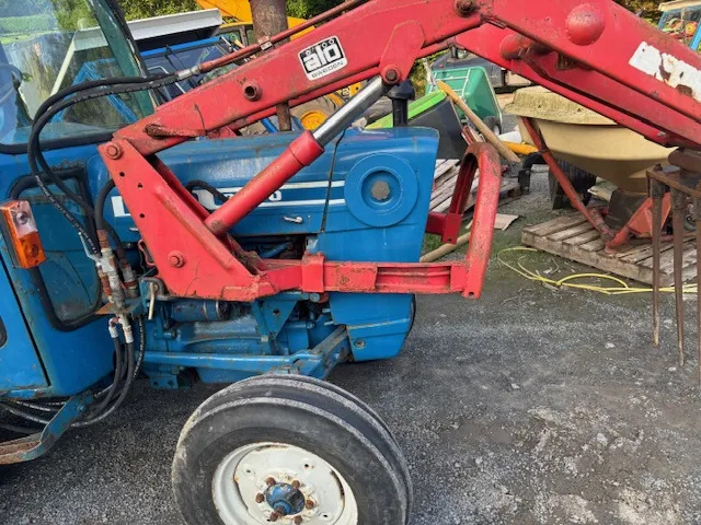 FORD 3600 C/W FRONT LOADER - Traktor: pilt 2 FORD 3600 C/W FRONT LOADER - Traktor: pilt 2