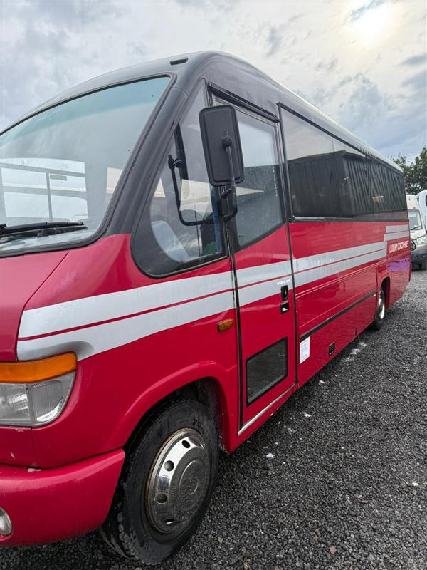 2005 Mercedes 29 seat Plaxton Cheetah minicoach - Väikebuss, Mikrobuss: pilt 1 2005 Mercedes 29 seat Plaxton Cheetah minicoach - Väikebuss, Mikrobuss: pilt 1