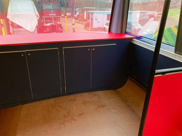 Kahekordne buss Fabulous facilities buses, take a look.: pilt 9