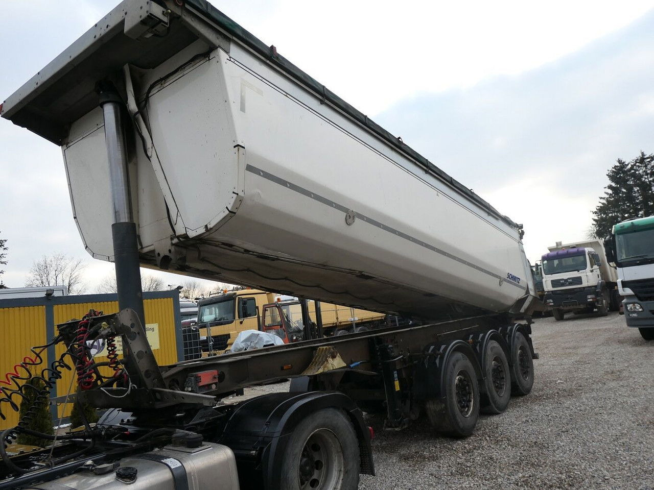 Schmitz Cargobull SGF S3 - Kallur-poolhaagis: pilt 5 Schmitz Cargobull SGF S3 - Kallur-poolhaagis: pilt 5