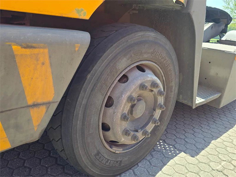 Laotraktor Terberg YT182: pilt 13