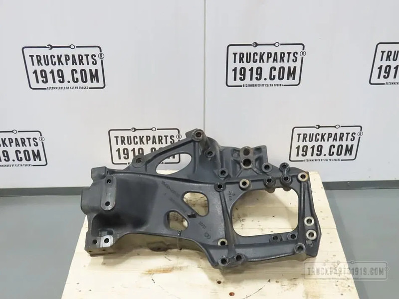 MAN 81.41313-0038 Chassis steun Re. - Pealisehitus ja välispind - Veoauto: pilt 1 MAN 81.41313-0038 Chassis steun Re. - Pealisehitus ja välispind - Veoauto: pilt 1