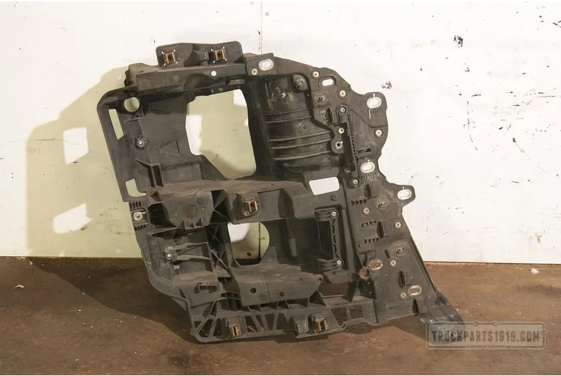 MAN Body & Chassis Parts Koplamp drager Re. - Kaitseraua nurgas - Veoauto: pilt 1 MAN Body & Chassis Parts Koplamp drager Re. - Kaitseraua nurgas - Veoauto: pilt 1