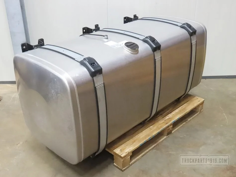 MAN Fuel System Brandstoftank + steunen 710L - Kütusepaak - Veoauto: pilt 1 MAN Fuel System Brandstoftank + steunen 710L - Kütusepaak - Veoauto: pilt 1
