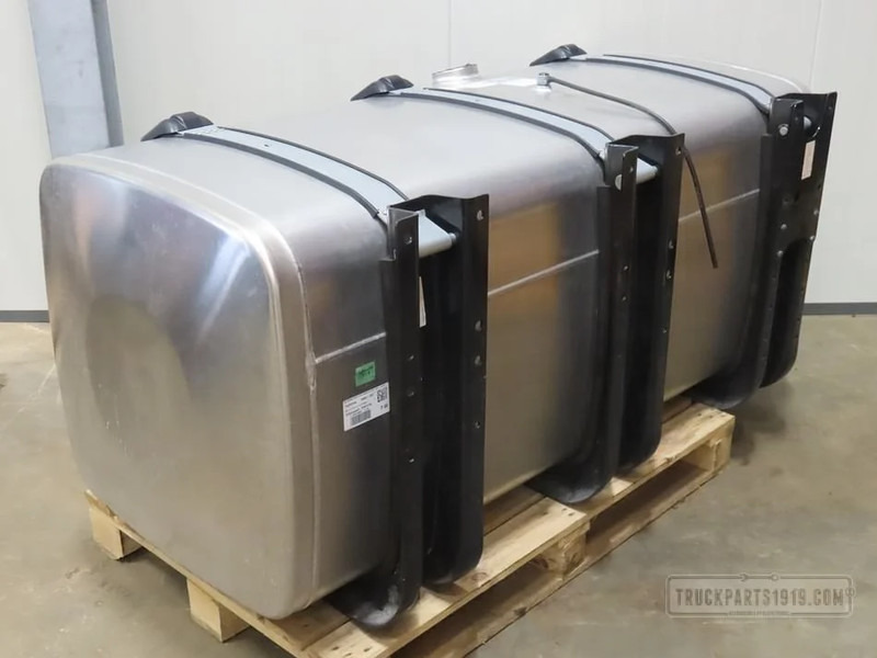 MAN Fuel System Brandstoftank + steunen 710L - Kütusepaak - Veoauto: pilt 2 MAN Fuel System Brandstoftank + steunen 710L - Kütusepaak - Veoauto: pilt 2
