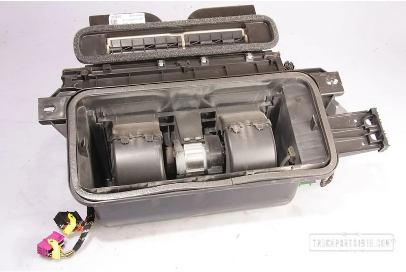 MAN Heating, Ventilation & AC Kachel unit TGX - Soojendus/ Ventilatsioon - Veoauto: pilt 1 MAN Heating, Ventilation & AC Kachel unit TGX - Soojendus/ Ventilatsioon - Veoauto: pilt 1