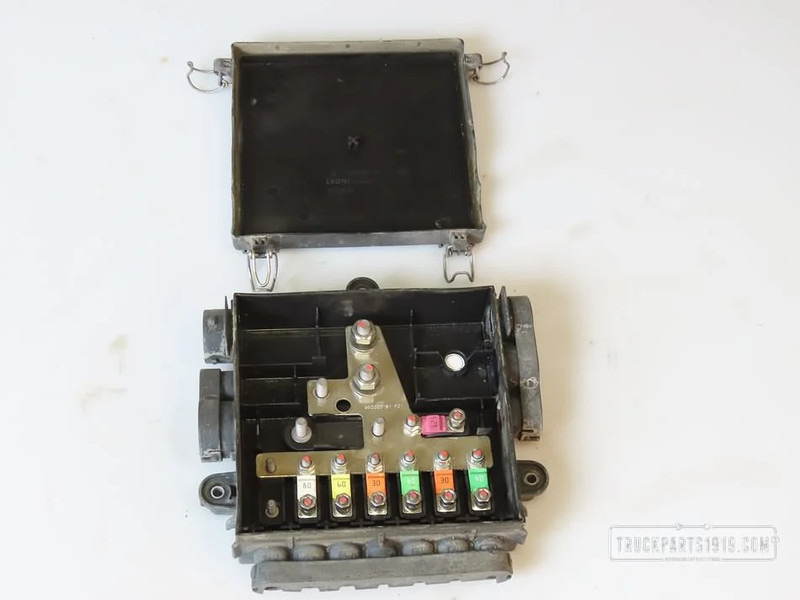 Mercedes-Benz Electrical System Zekeringen box MB MP4 - Kaitse - Veoauto: pilt 1 Mercedes-Benz Electrical System Zekeringen box MB MP4 - Kaitse - Veoauto: pilt 1