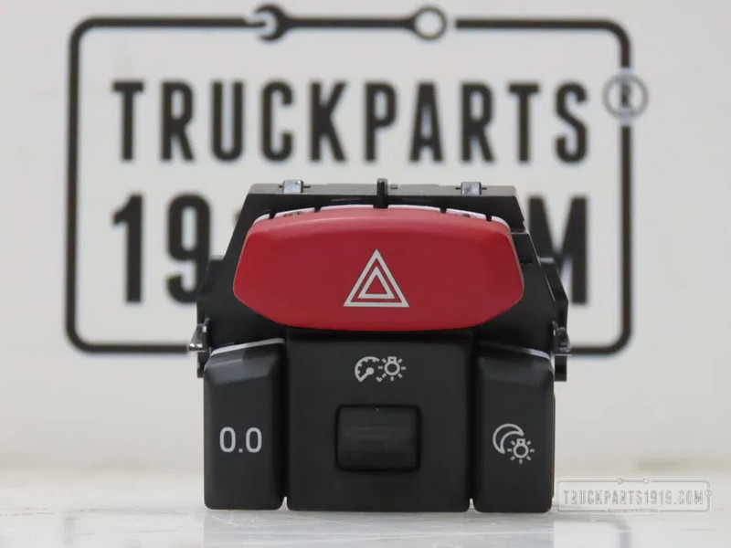 Scania 2095860 Schakelaar module Scania - Armatuurlaud - Veoauto: pilt 1 Scania 2095860 Schakelaar module Scania - Armatuurlaud - Veoauto: pilt 1