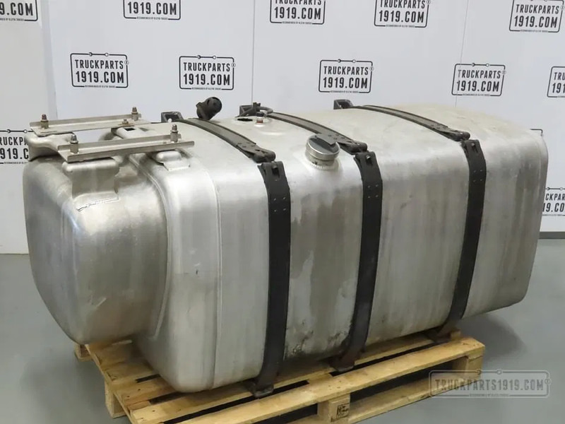 Scania 2532047 Brandstoftank + steunen 710L - Kütusepaak - Veoauto: pilt 1 Scania 2532047 Brandstoftank + steunen 710L - Kütusepaak - Veoauto: pilt 1