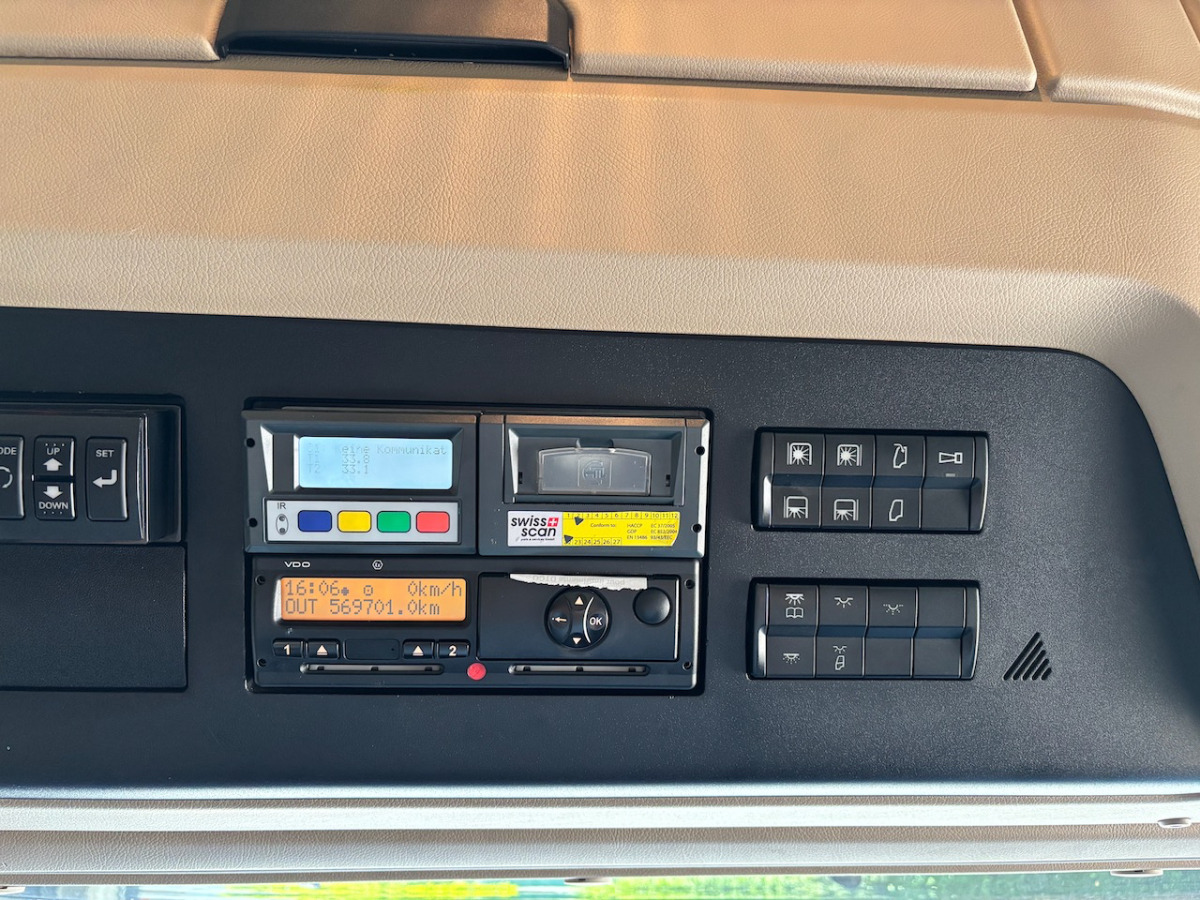 Kasti veoauto MERCEDES Actros 1848: pilt 10
