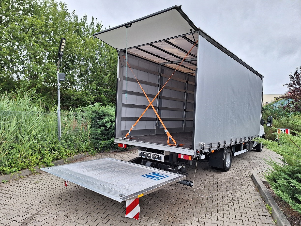 Iveco Daily 70C18 Backsleeper BÄR - Tent veoauto: pilt 5 Iveco Daily 70C18 Backsleeper BÄR - Tent veoauto: pilt 5