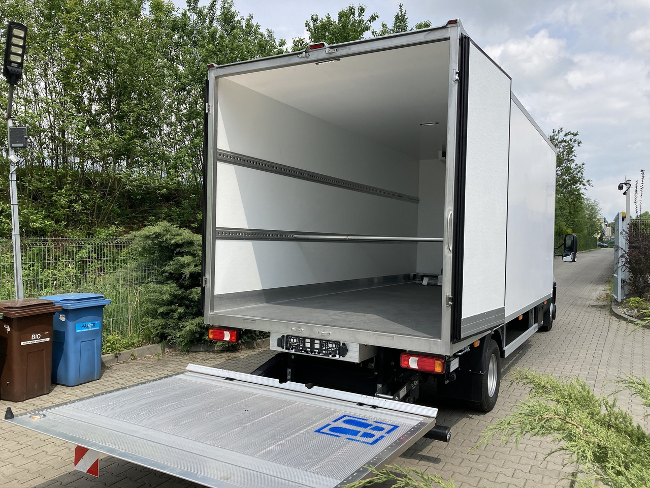 Iveco Daily 70C18 Kühlkoffer LBW BÃR - Tarbesõiduk külmik: pilt 4 Iveco Daily 70C18 Kühlkoffer LBW BÃR - Tarbesõiduk külmik: pilt 4